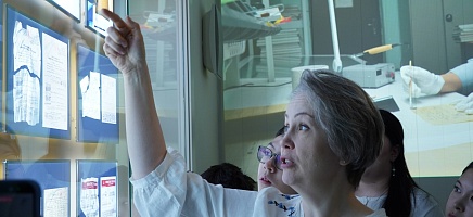 От классной доски к архивным документам: столичные школьники посетили Архив Президента РК  фото галереи 3